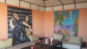 Dormitorio compartido Confort | Sala de estar | Televisión de pantalla plana 