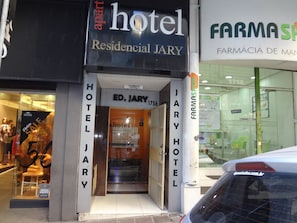 Front of property - evening/night - Residencial Jary Apart Hotel (Porto Alegre)