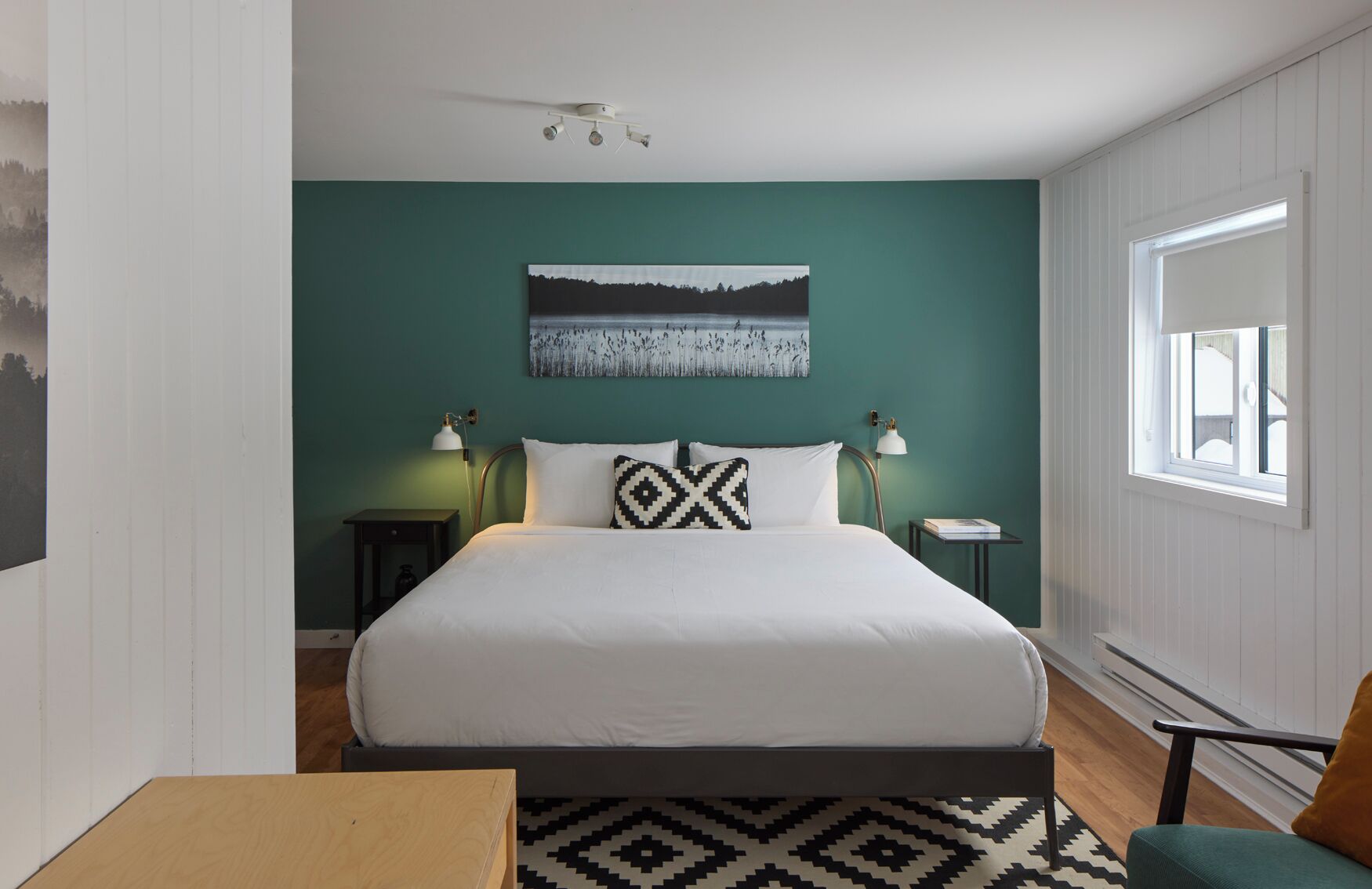 Classic Room, 1 King Bed, Private Bathroom | Premium bedding, individually decorated, soundproofing