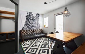 Classic Studio Suite, Multiple Beds, Kitchenette | Soundproofing, iron/ironing board, free WiFi, bed sheets