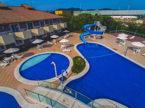 Indoor pool, 2 outdoor pools