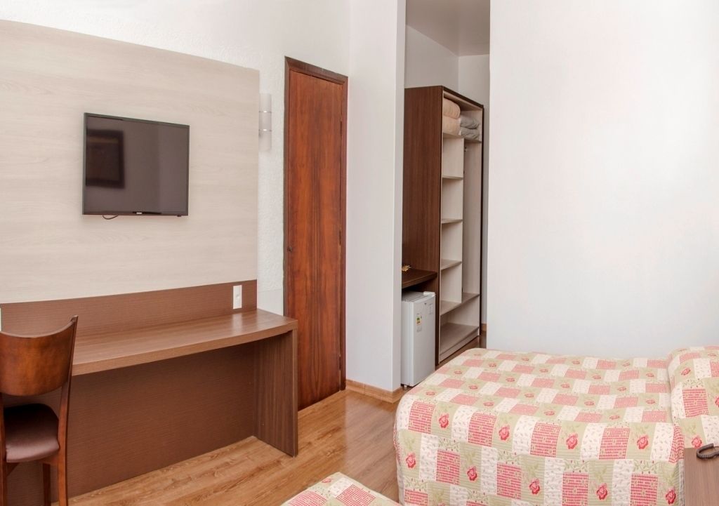 quadruple room, garden view | room amenity