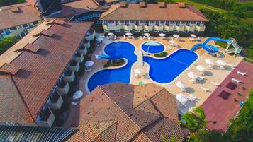 Piscina interna, 2 piscinas externas