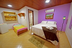 木屋 | 高档床上用品、迷你吧、特色装修、遮光窗帘