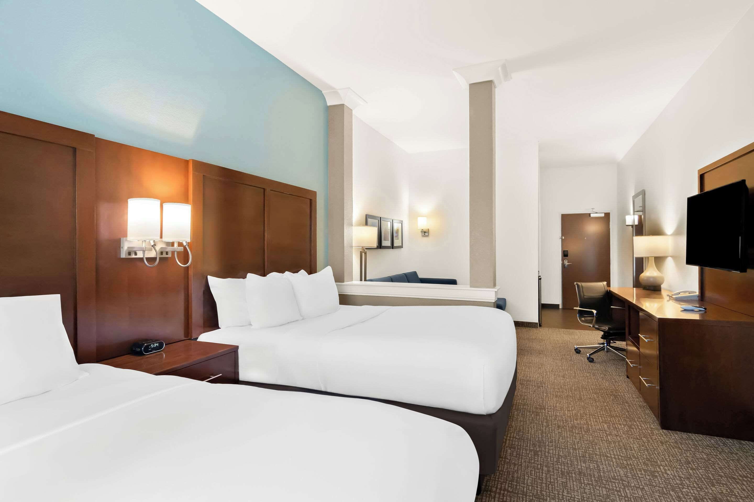 standard room, 2 queen beds, non smoking | desk, iron/ironing board, free wifi, bed sheets