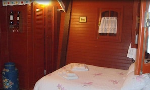 Minibar, free WiFi