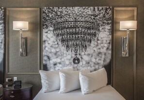 Deluxe-Zimmer, 2 Queen-Betten | Hochwertige Bettwaren, Minibar, Zimmersafe, Schreibtisch