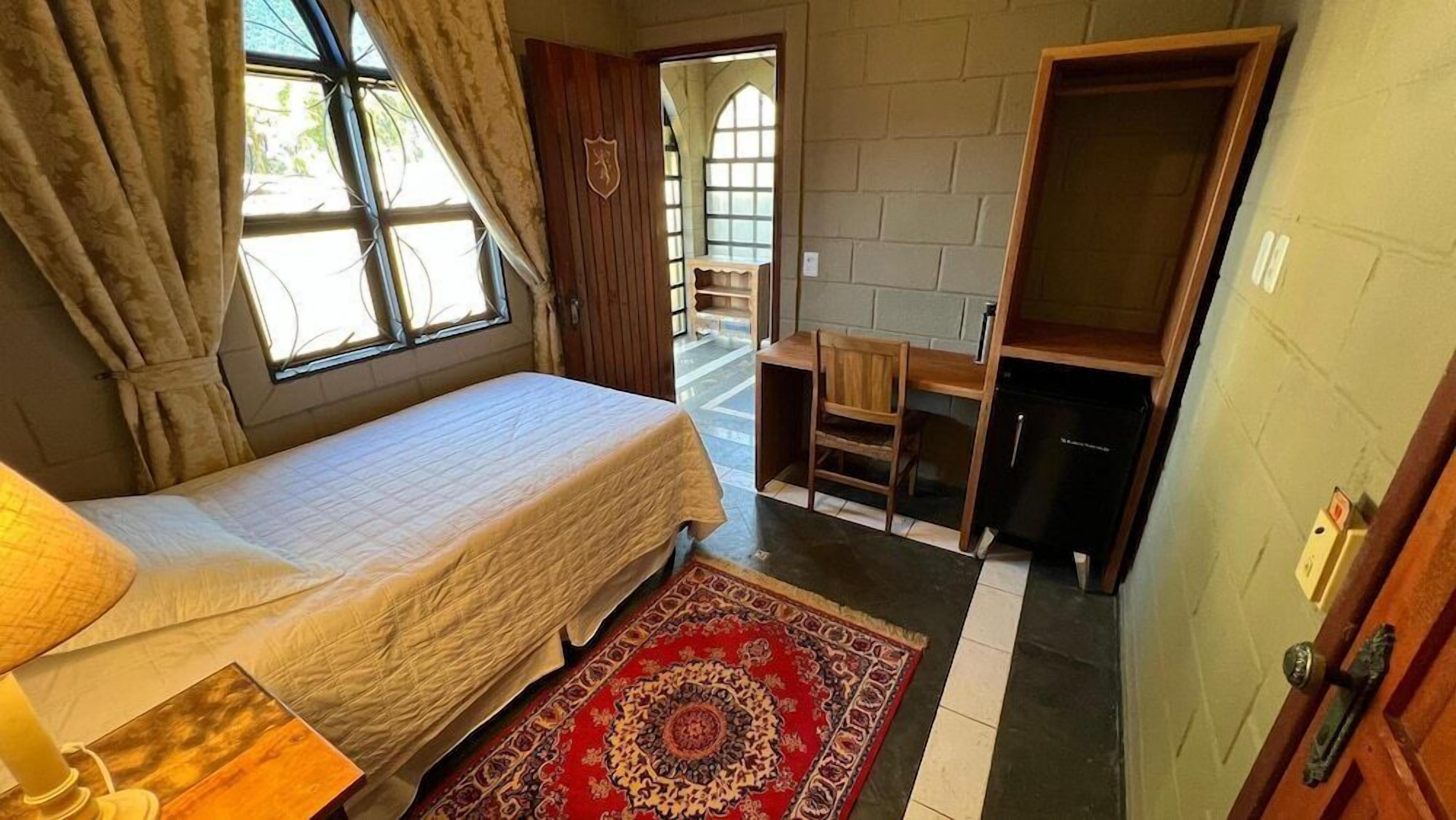 Een minibar, een kluis op de kamer, individueel gedecoreerd