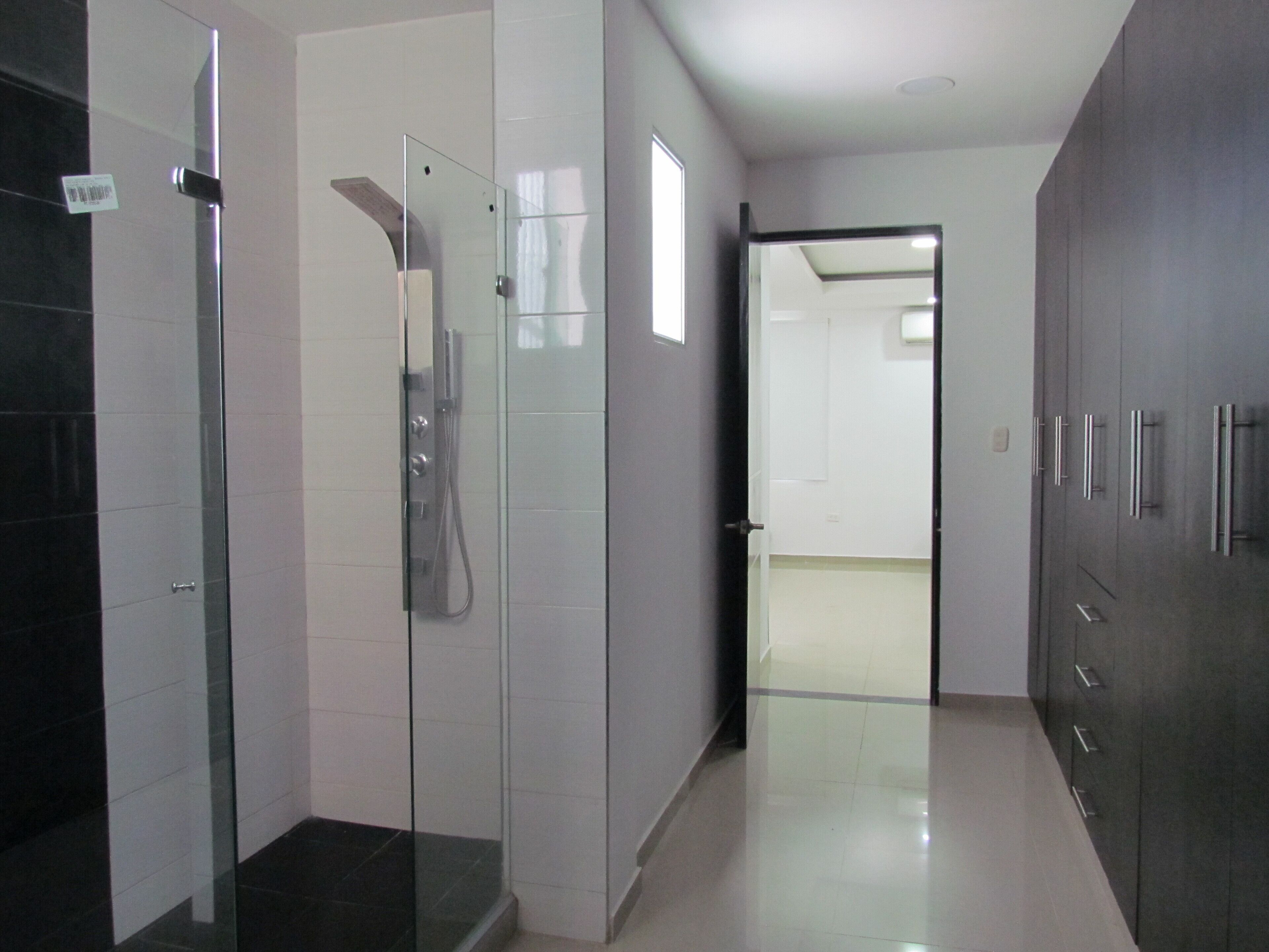 quadruple room | bathroom | shower, towels