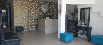 Hotel Diamonds