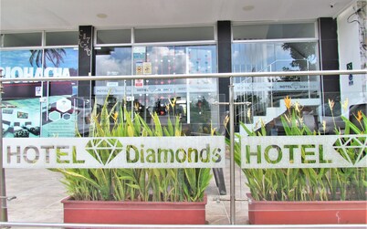 Hotel Diamonds