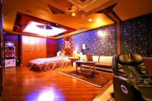 Minibar, wifi gratis y ropa de cama 