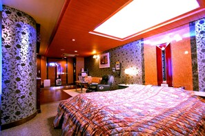 Minibar, wifi gratis y ropa de cama 