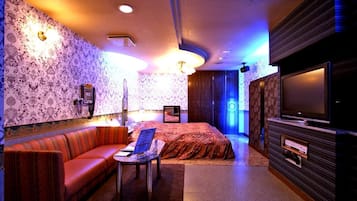 Minibar, wifi gratis y ropa de cama