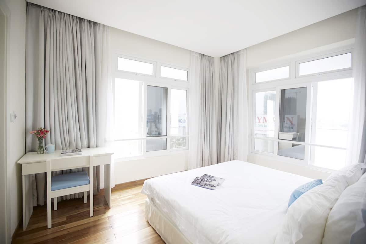 Apartamento, 2 quartos, vista para o rio | Frigobar, cofres nos quartos, escrivaninha, quartos à prova de som