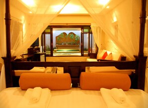 Romantic Villa with Jacuzzi | 迷你吧、客房内保险箱、办公桌、折叠床/加床（额外收费）