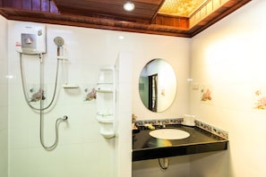 Superior Bungalow  | Peti besi dalam bilik, meja, langsir/tirai gelap terus 