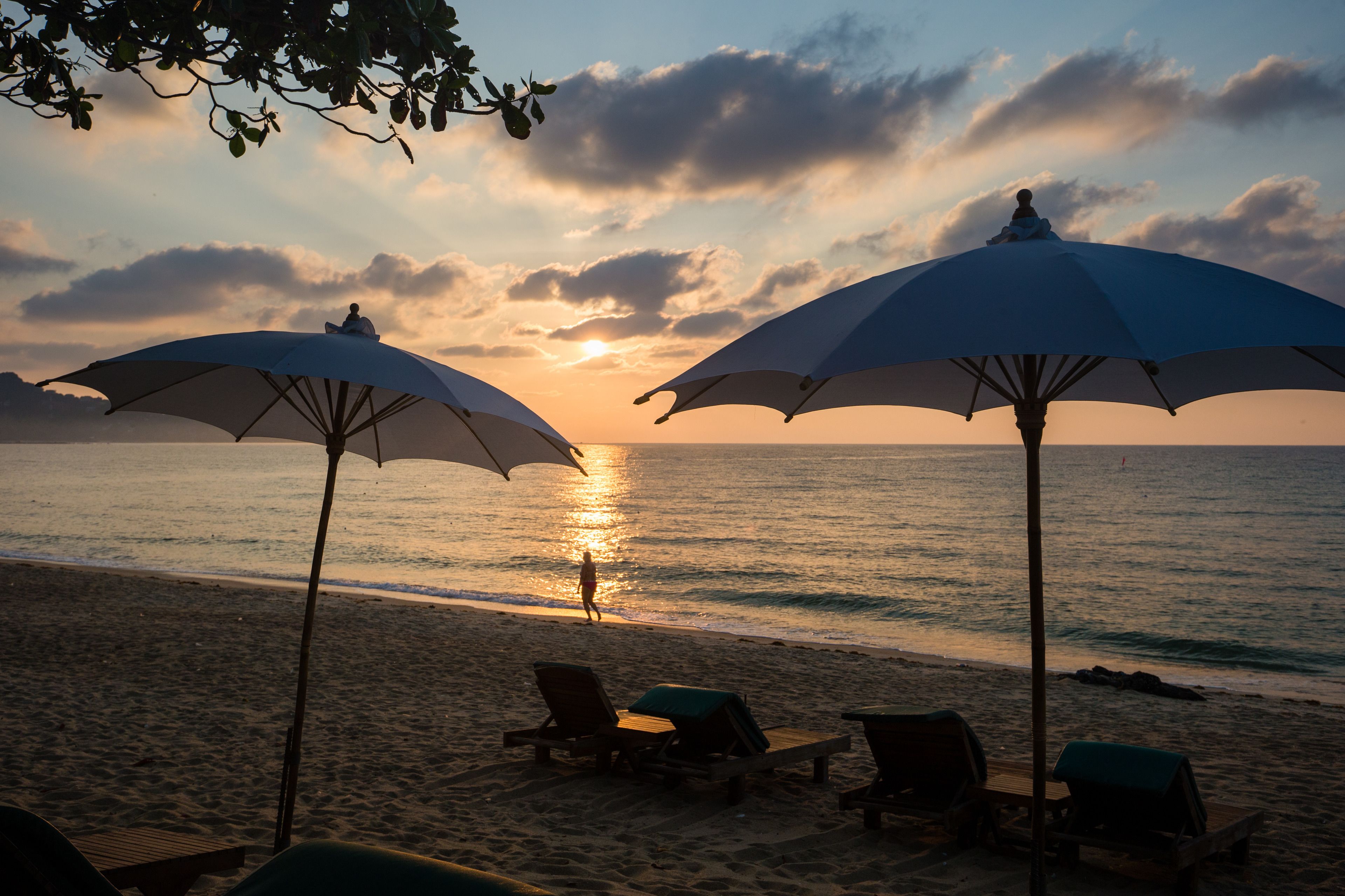 شاطئ