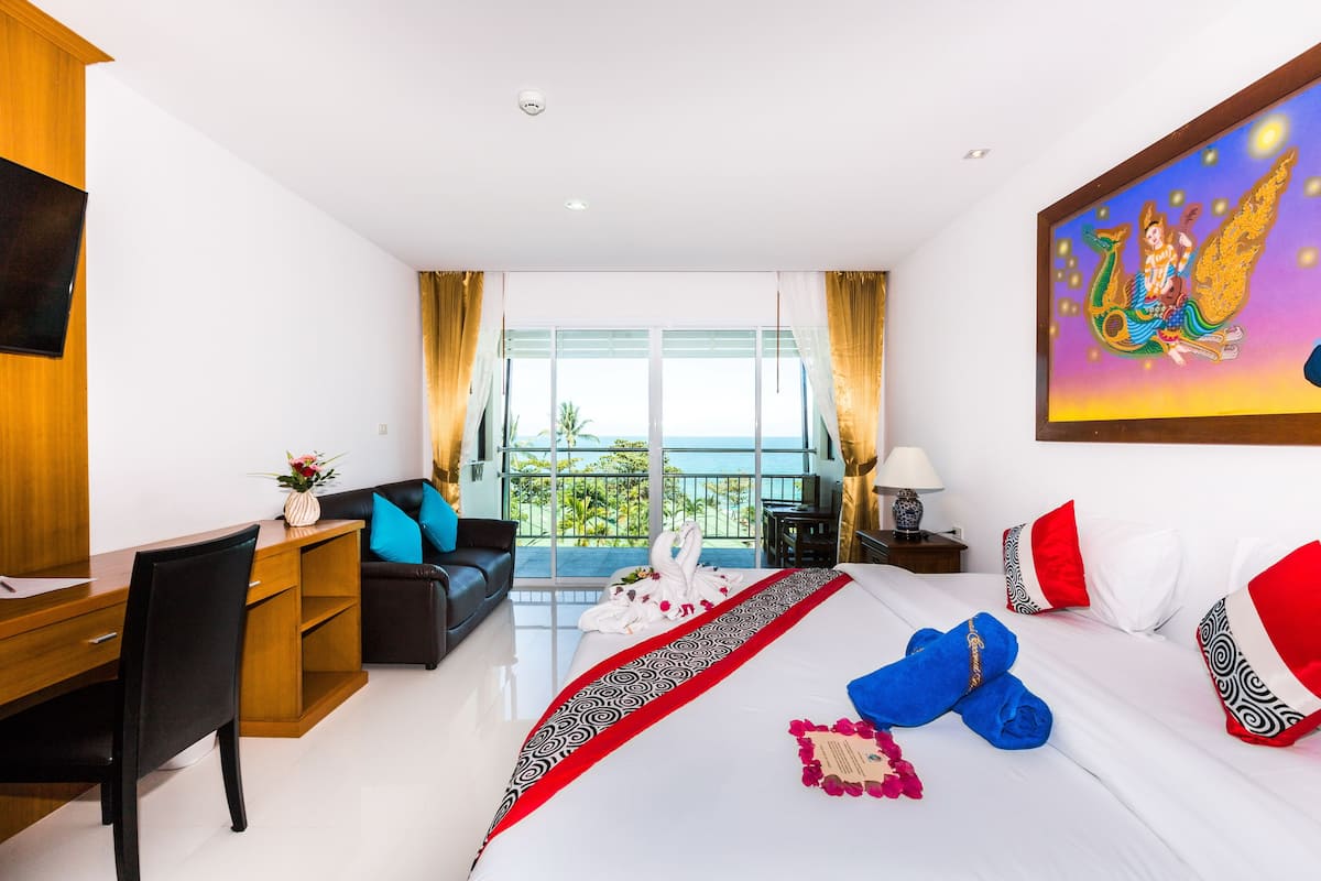 Superior Room, Sea View | 1 bedroom, in-room safe, desk, blackout drapes
