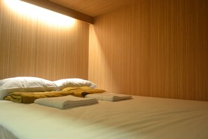 Ortak Ranzalı Oda (Double Bed) | Ücretsiz kablosuz İnternet, çarşaf takımı