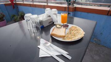Tempat makan luar