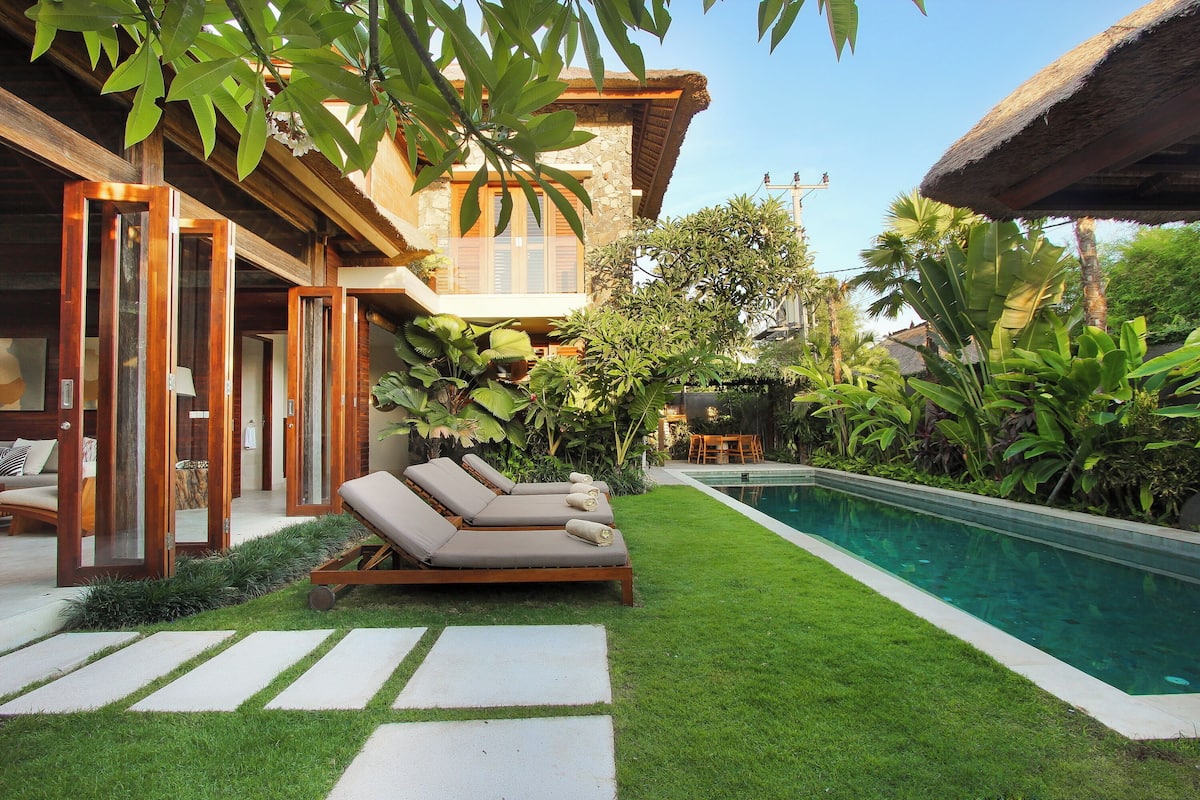 Vila luxo | Vista para o jardim