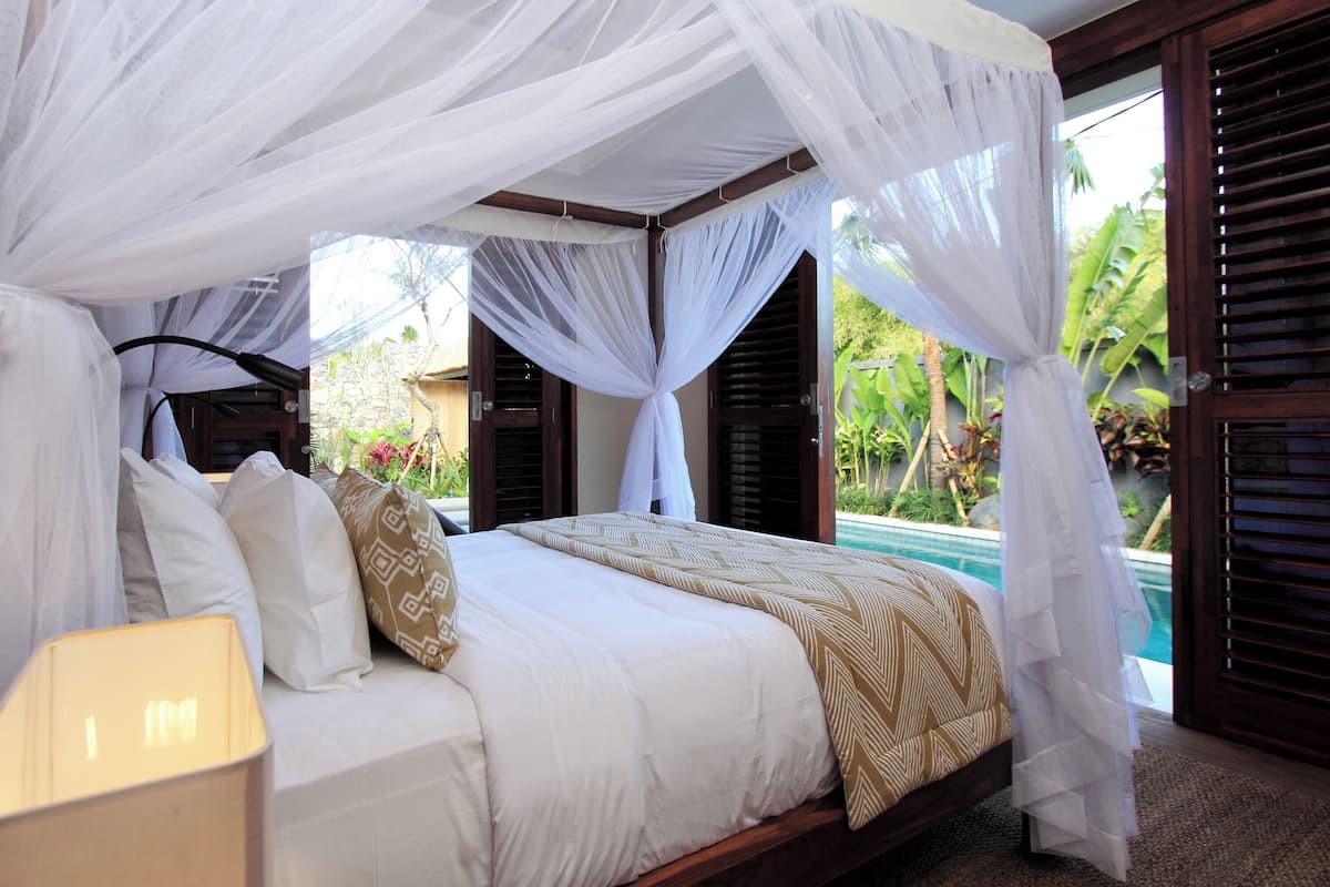 Quarto casal luxo | 1 quarto, roupas de cama premium, frigobar, cofres nos quartos