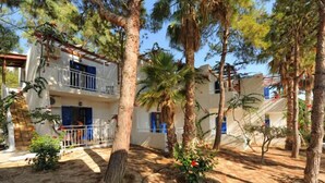 Property grounds - Saradari Apartments (Hersonissos)