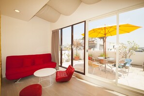 Macaron Quadruple Room | View from room - Little Sunshine B&B (Dongshan)