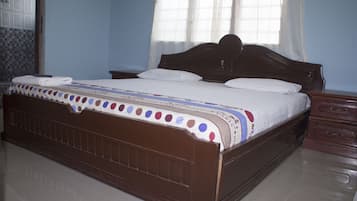6 Schlafzimmer, hochwertige Bettwaren, Daunenbettdecken