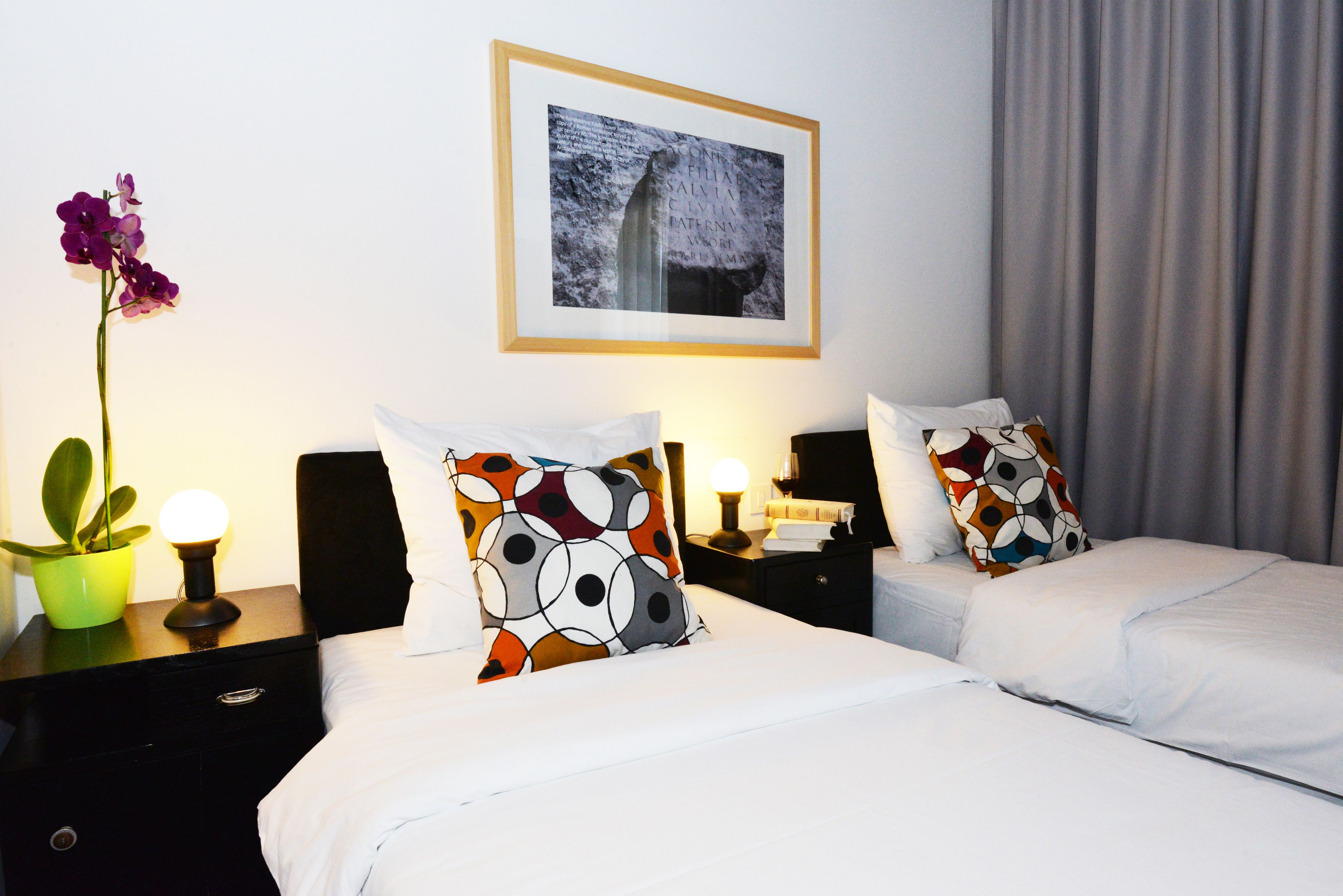 twin room | in-room safe, desk, soundproofing, free wifi