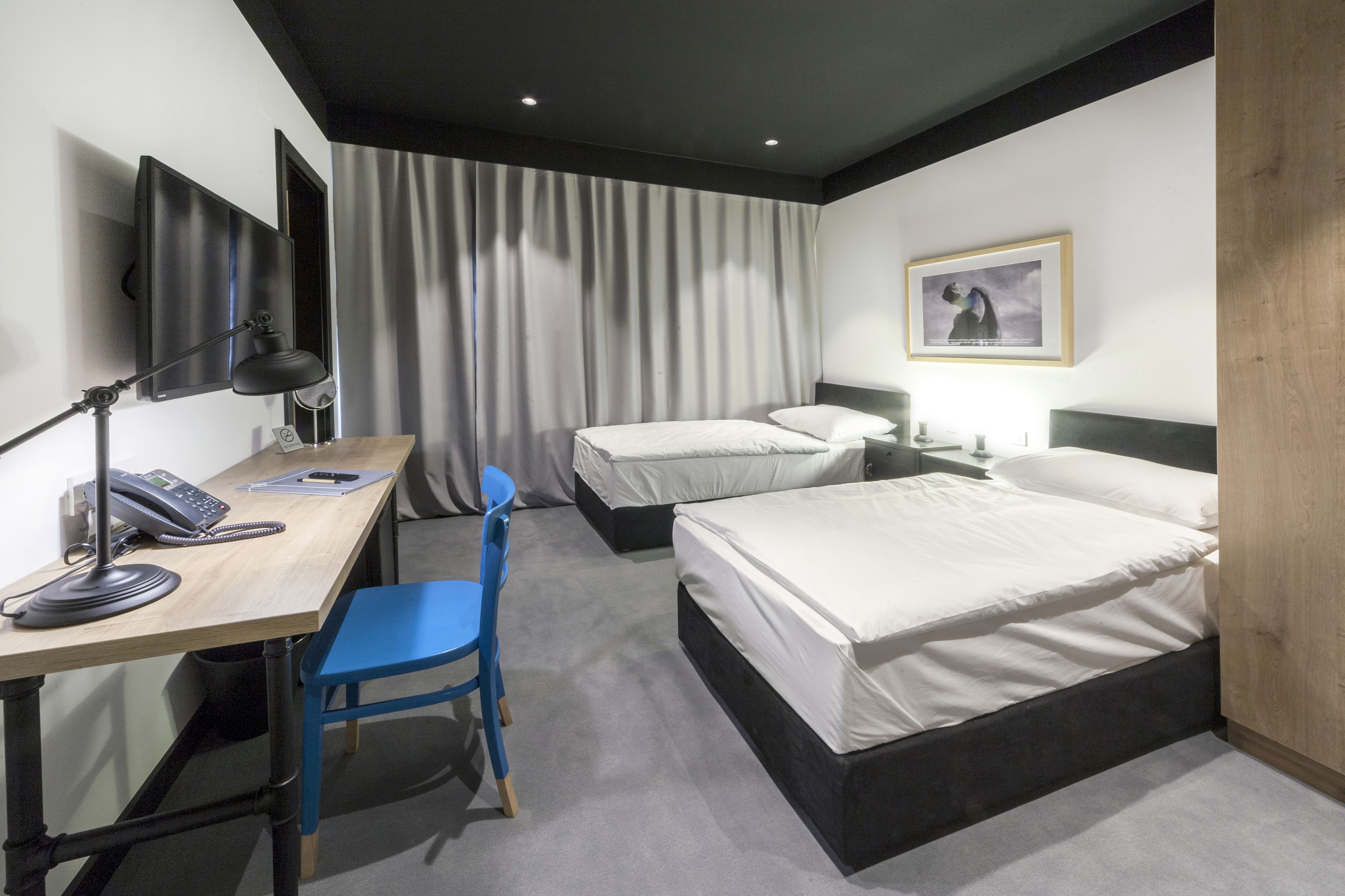 in-room safe, desk, soundproofing, free wifi