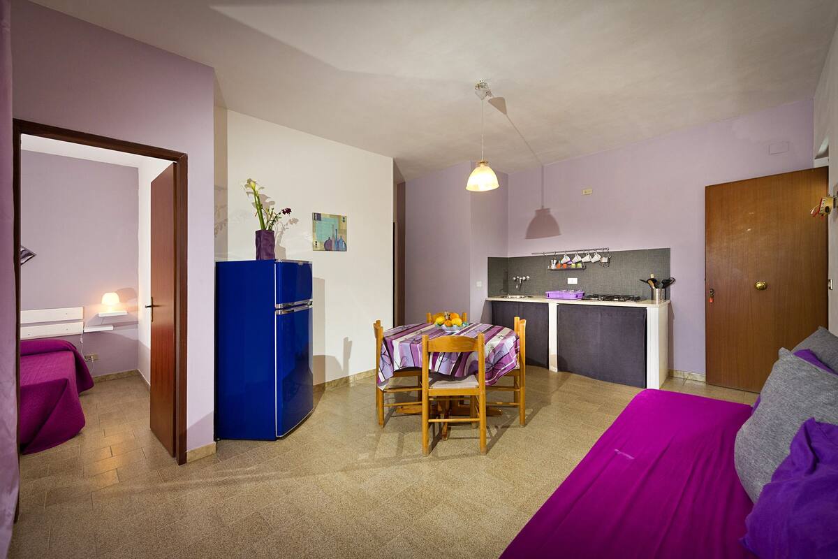 Apartamento, 2 quartos | Opções para refeição no quarto
