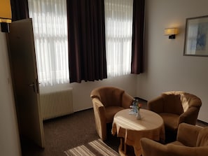 Economy-Dreibettzimmer | 1 Schlafzimmer, Allergikerbettwaren, individuell dekoriert