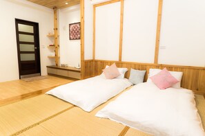 Room (Japanese Tatami) | Desk, soundproofing, rollaway beds, free WiFi - Books & Woods B&B (Taitung)