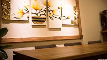 Café da manhã mediante uma taxa