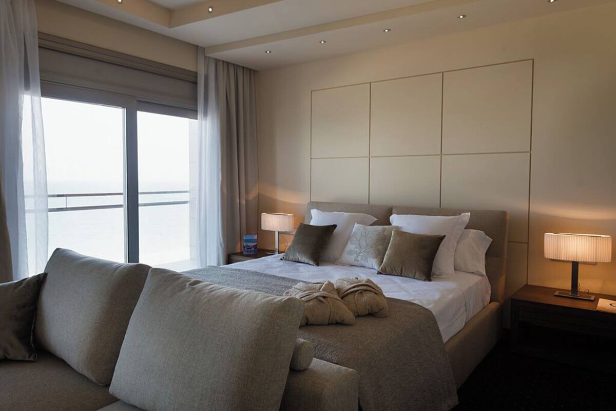 Minibar, in-room safe, desk, blackout drapes