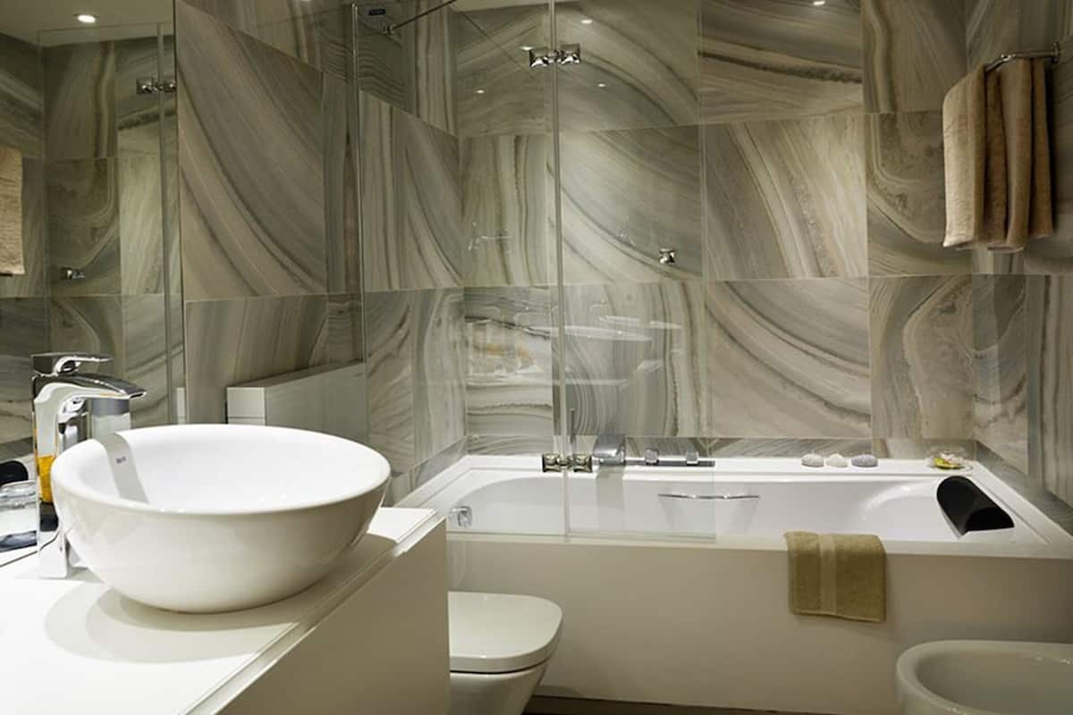 shower, free toiletries, hair dryer, bathrobes