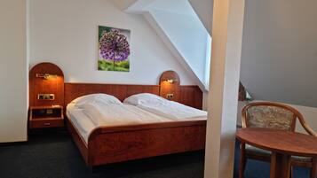 Double Room | Hypo-allergenic bedding, minibar, desk, laptop workspace