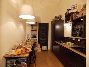 Free daily continental breakfast - B&B Di Camilla (Pisa)