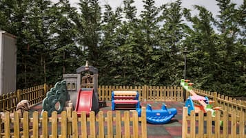 Área de juegos infantiles al aire libre