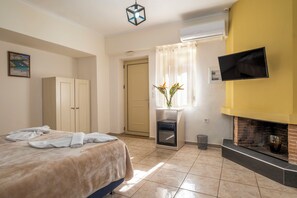 Premium Triple Room | Minibar, desk, laptop workspace, soundproofing - Areti Suites Chania (Chania)