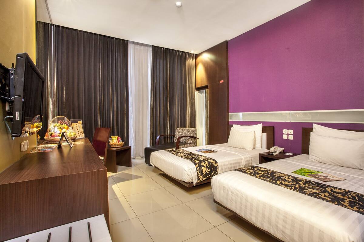 Gold Twin Room | In-room safe, desk, blackout drapes, WiFi (free)