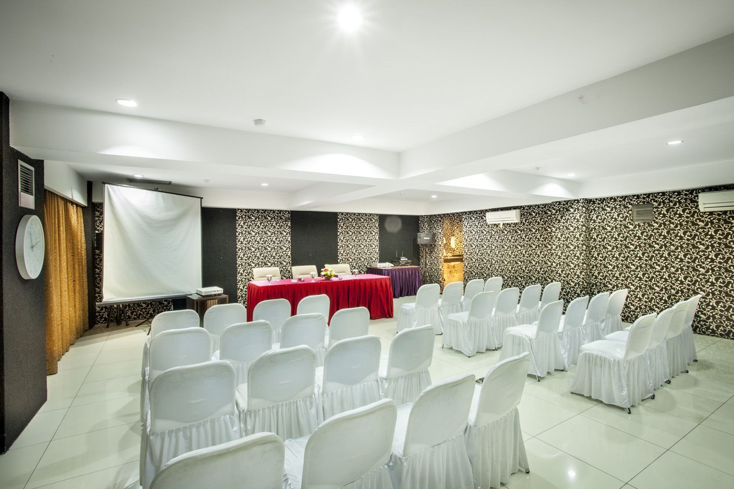 Meeting facility