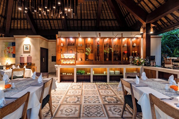 Frühstück, Mittagessen, Abendessen, internationale Küche 