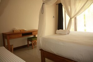 Superior Twin Room | Premium bedding, pillowtop beds, in-room safe, desk - Arjuna Homestay (Pemuteran)