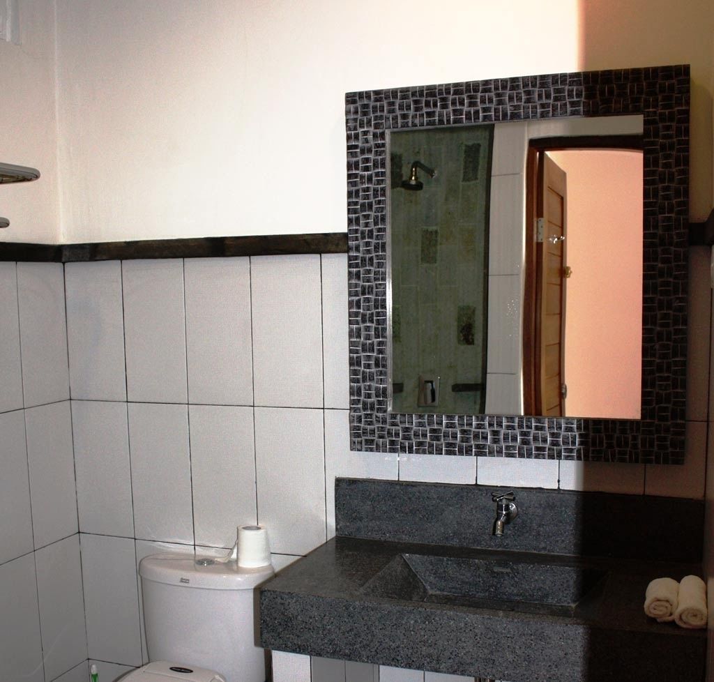 shower, free toiletries, towels