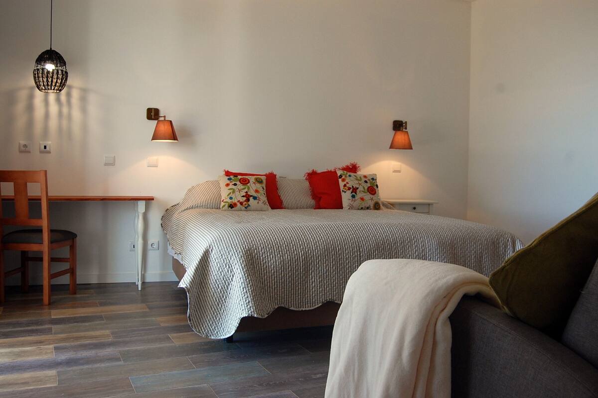 Classic Double or Twin Room, Accessible, Non Smoking | Desk, soundproofing, free cots/infant beds, free wired Internet