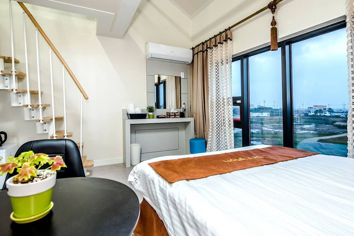 premium duplex, multiple beds | free wifi