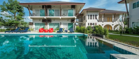 Outdoor pool, open 8 AM to 8 PM, sun loungers